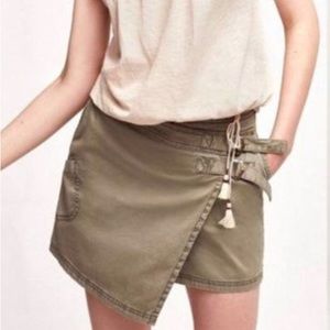 Anthropologie olive green cargo skort size 4